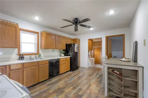 Entry Way - 406 E Washington St, Windsor, MO 65360 photo 1 of 1