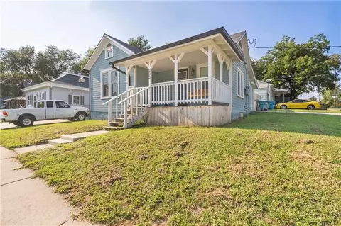 900 Walnut Ave, Osawatomie, KS 66064