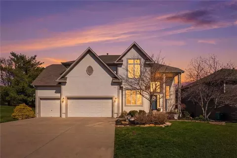 15917 Ballentine St, Overland Park, KS 66221