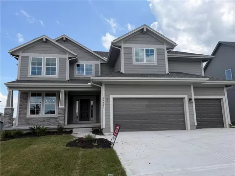 19823 W 114th Pl, Olathe, KS 66061