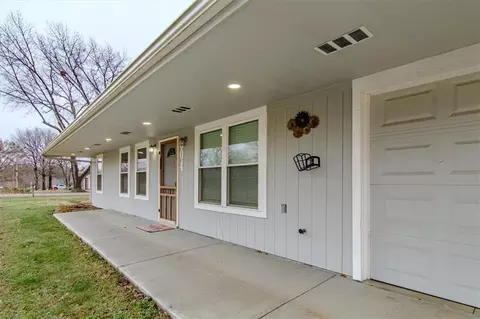 604 E Vogt Rd, Urich, MO 64788