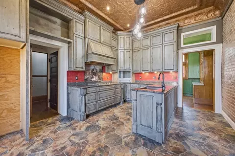 Kitchen - 802 Hall St, Saint Joseph, MO 64501 photo 2 of 7
