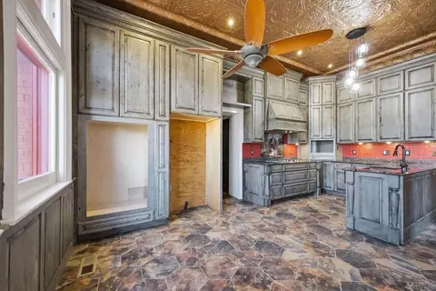 Kitchen - 802 Hall St, Saint Joseph, MO 64501 photo 6 of 7