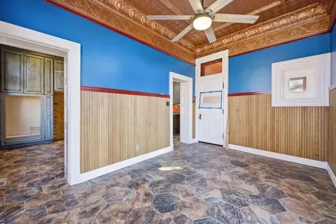 Entry Way - 802 Hall St, Saint Joseph, MO 64501 photo 4 of 12