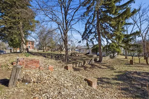 Exterior - 802 Hall St, Saint Joseph, MO 64501 photo 16 of 16