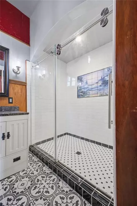 Bath - 802 Hall St, Saint Joseph, MO 64501 photo 3 of 8