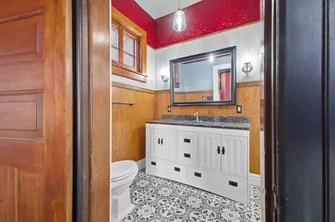 Bath - 802 Hall St, Saint Joseph, MO 64501 photo 2 of 8