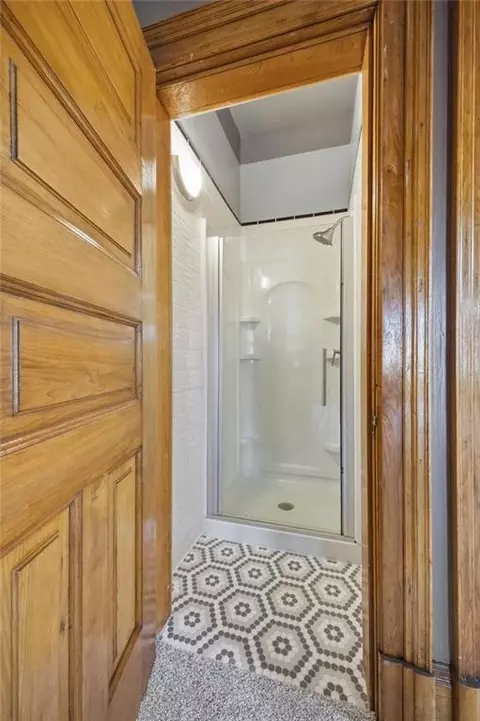 Bath - 802 Hall St, Saint Joseph, MO 64501 photo 5 of 8