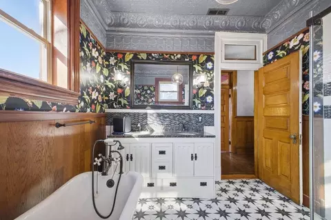 Bath - 802 Hall St, Saint Joseph, MO 64501 photo 8 of 8