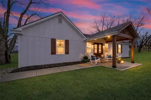 17391 State Route 371 Hwy, Faucett, MO 64448