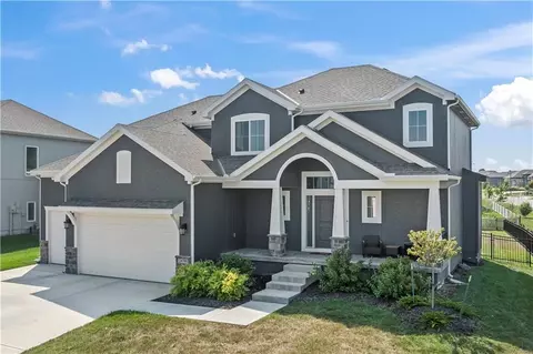 24795 W 89th Ter, Lenexa, KS 66227