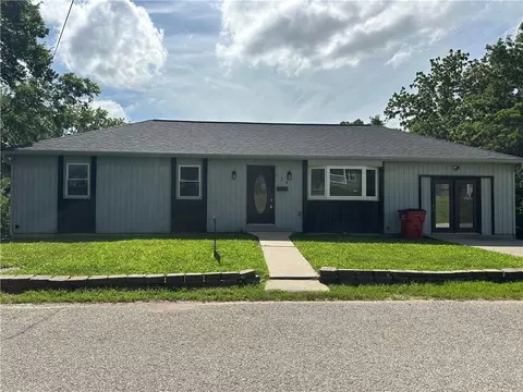 124 N 23rd St, Lexington, MO 64067