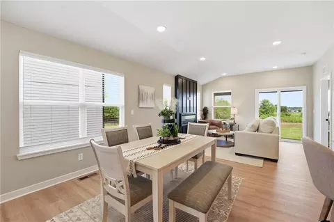 Dining - 804 Glenn Cir, Raymore, MO 64083 photo 2 of 4