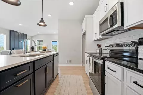 Kitchen - 804 Glenn Cir, Raymore, MO 64083 photo 5 of 6