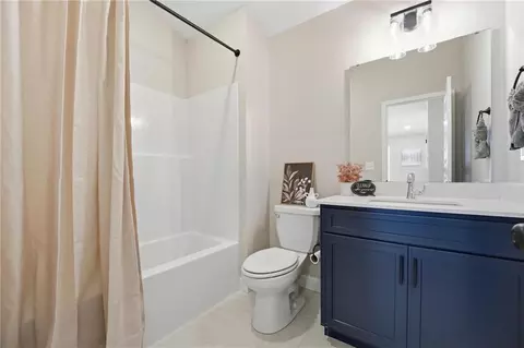 Bath - 804 Glenn Cir, Raymore, MO 64083 photo 1 of 2
