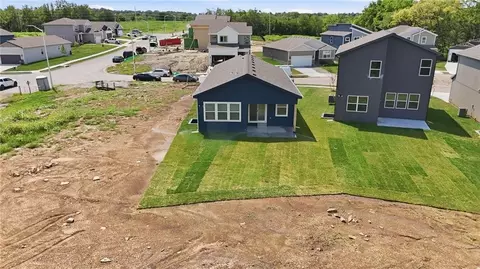 View/Area - 804 Glenn Cir, Raymore, MO 64083 photo 4 of 15