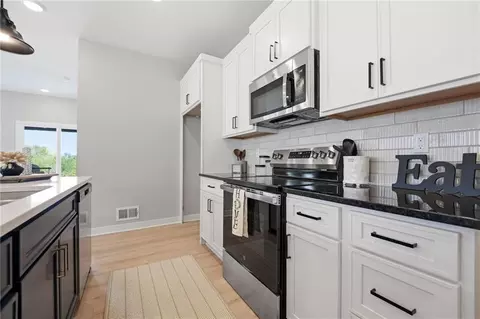 Kitchen - 804 Glenn Cir, Raymore, MO 64083 photo 6 of 6