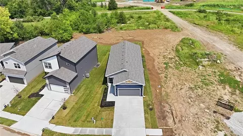 View/Area - 804 Glenn Cir, Raymore, MO 64083 photo 2 of 15