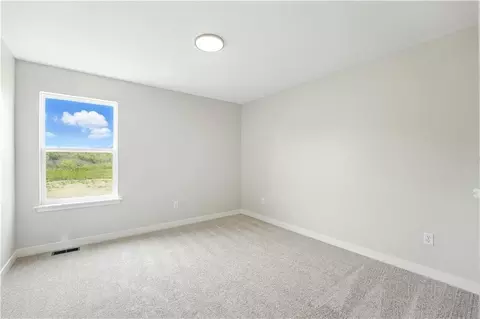 Bedroom - 808 Glenn Cir, Raymore, MO 64083 photo 4 of 5
