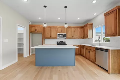 Kitchen - 809 Glenn Cir, Raymore, MO 64083 photo 6 of 6