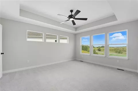 Bedroom - 809 Glenn Cir, Raymore, MO 64083 photo 3 of 10