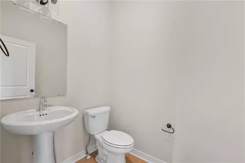 Bath - 809 Glenn Cir, Raymore, MO 64083 photo 3 of 6