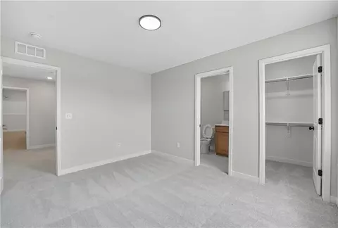 Bedroom - 809 Glenn Cir, Raymore, MO 64083 photo 9 of 10