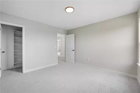 Bedroom - 809 Glenn Cir, Raymore, MO 64083 photo 8 of 10