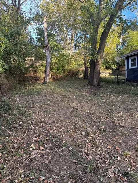4513 S Benton Ave, Kansas City, MO 64130