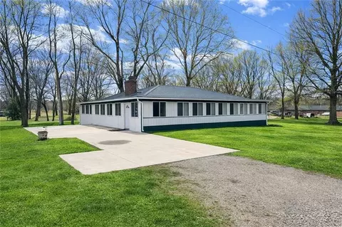 170 NE 1011 Rd, Knob Noster, MO 65336