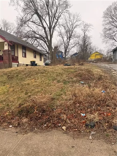 5026 Bellefontaine Ave, Kansas City, MO 64130