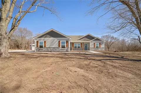 1108 Oo Hwy, Odessa, MO 64076