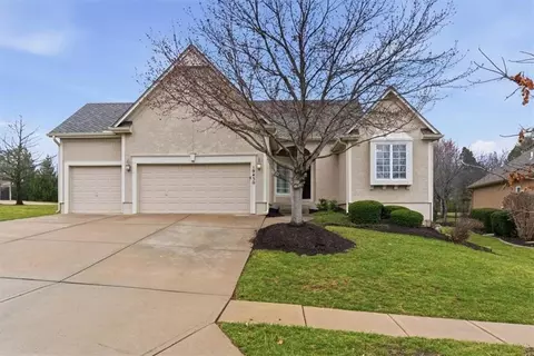 19430 W 98th St, Lenexa, KS 66220