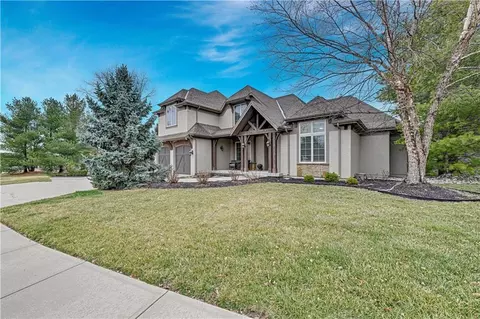 1700 NE Woodland Shores Ln, Lees Summit, MO 64086