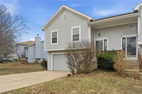 1507 E 123rd St, Olathe, KS 66061