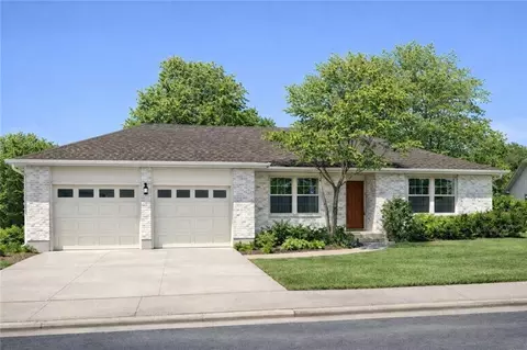 5212 Somerset Dr, Prairie Village, KS 66207