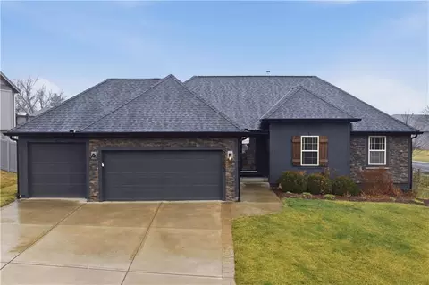 20700 W 72nd Ter, Shawnee, KS 66218