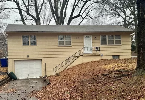 801 SW 16th St, Blue Springs, MO 64015