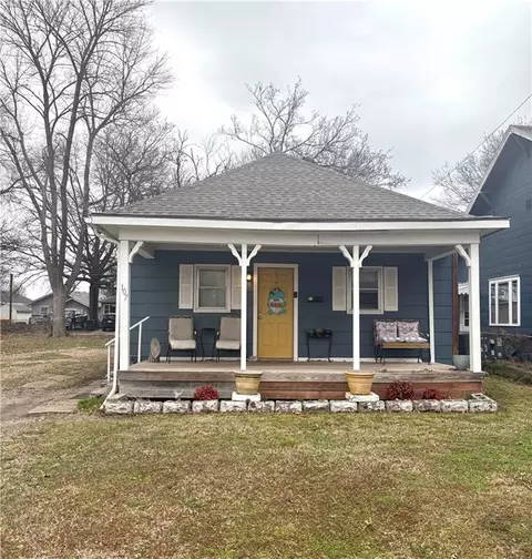 107 E 22nd St, Pittsburg, KS 66762