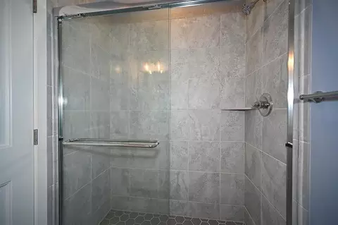 Bath - 107 Johnson Cir, Dearborn, MO 64439 photo 4 of 6