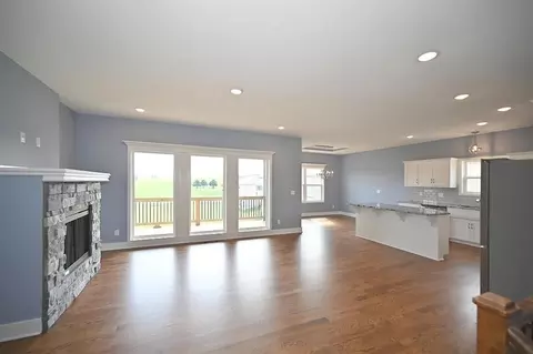 Living - 107 Johnson Cir, Dearborn, MO 64439 photo 3 of 5