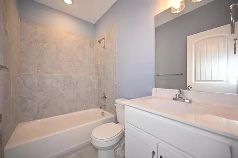 Bath - 107 Johnson Cir, Dearborn, MO 64439 photo 6 of 6