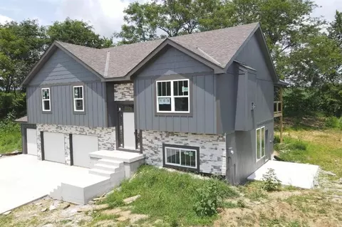 Exterior - 109 Johnson Cir, Dearborn, MO 64439 photo 4 of 5