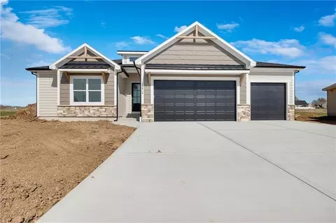 2363 NE Skopelos Ct, Blue Springs, MO 64029