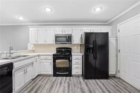 212 E Hansen Ct, Independence, MO 64055