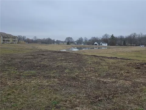 823 W 17th St, Ottawa, KS 66067 photo 5