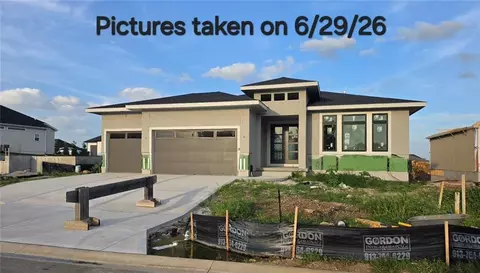 11235 S Gleason Rd, Olathe, KS 66061