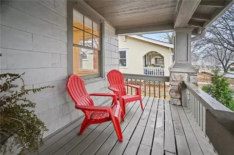1025 E 76th St, Kansas City, MO 64131