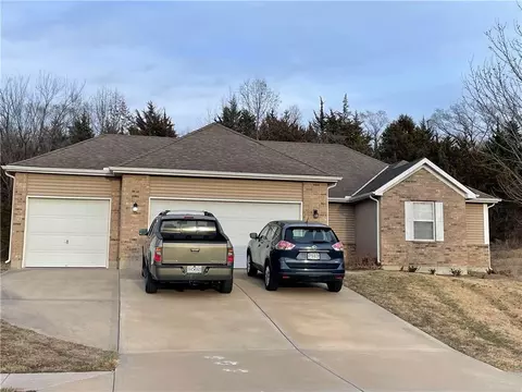 5021 NW Flintridge Rd, Riverside, MO 64150
