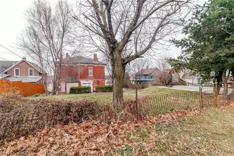 605 Atchison St, Atchison, KS 66002